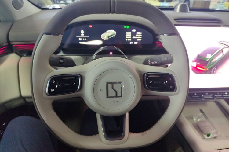 Used Zeekr 7X 2025 100 kWh Long-Range Rear-Wheel Drive with Intelligent Driving Features Steering Wheel
