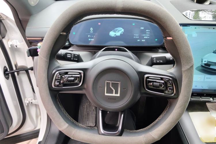 Used Zeekr 7X 2025 75 kWh Rear-Wheel Drive Intelligent Driving Version Steering Wheel