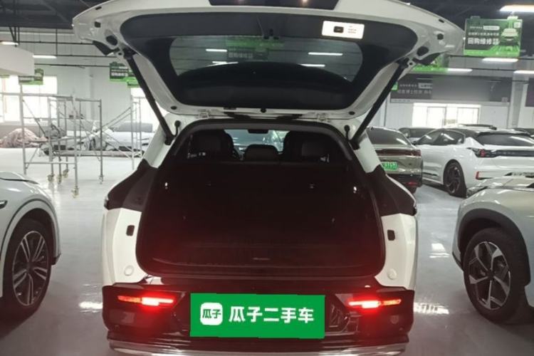 Used Zeekr 7X 2025 100 kWh Long-Range Rear-Wheel Drive with Intelligent Driving Features Trunk