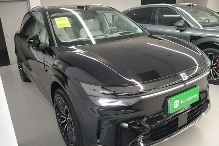 Used Zeekr 7X 2026 103kWh Rear-Drive MAX Edition Front Right 45 Deg