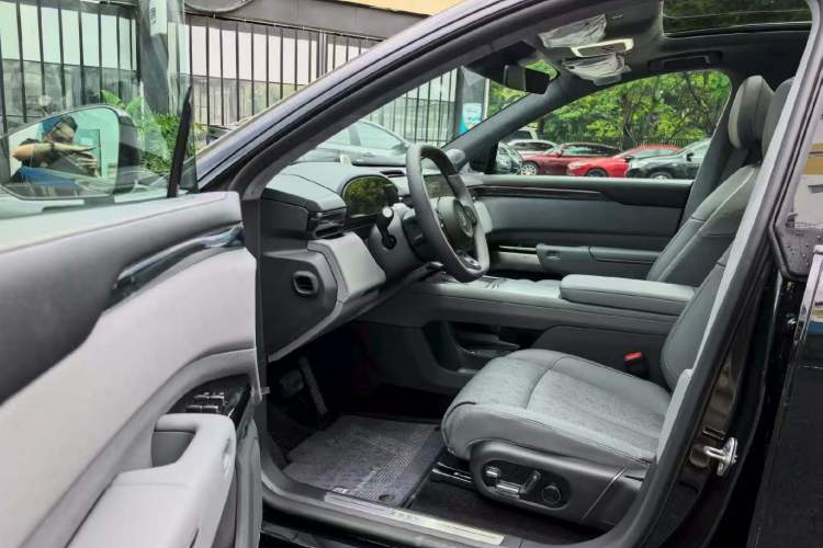 Used Zeekr 7X 2026 75kWh Rear-Drive MAX Edition Left Front Seat