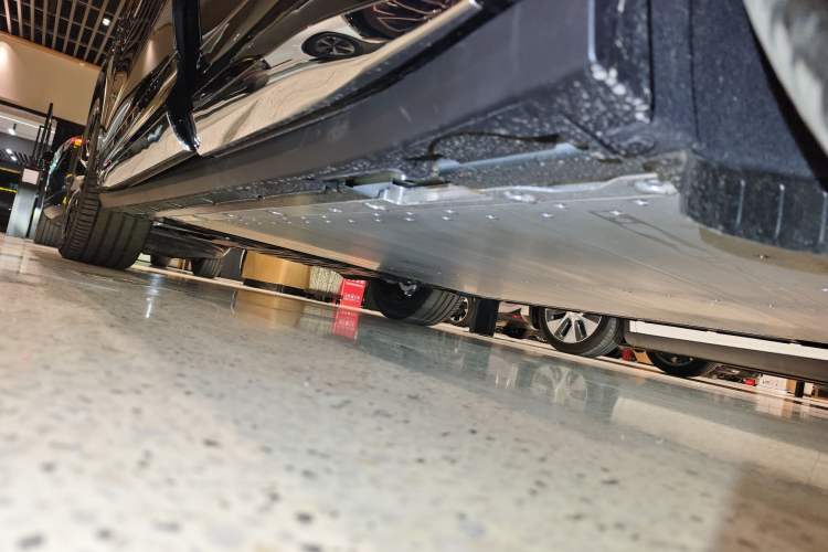 Used Zeekr 7X 2026 75kWh Rear-Drive MAX Edition Left Side Sill