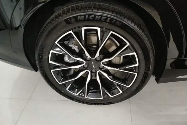Used Zeekr 7X 2026 103kWh Rear-Drive MAX Edition Right Rear Wheel Hub