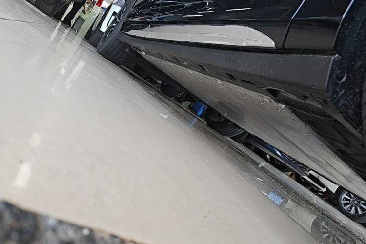 Used Zeekr 7X 2026 75kWh Rear-Drive MAX Edition Right Side Sill