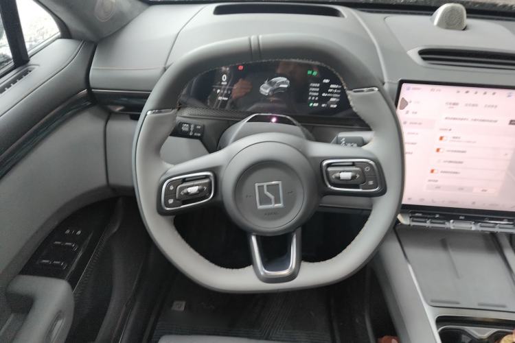 Used Zeekr 7X 2026 75kWh Rear-Drive MAX Edition Steering Wheel