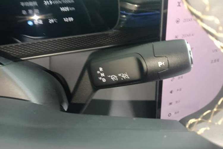 Used Zeekr 7X 2026 103kWh Rear-Drive MAX Edition Gear Lever