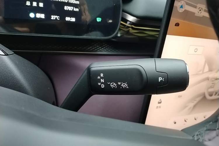 Used Zeekr 7X 2026 75kWh Rear-Drive MAX Edition Gear Lever