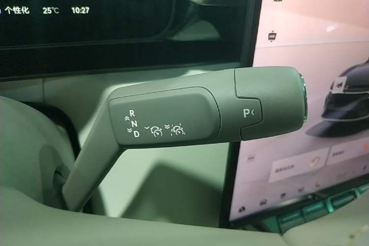 Used Zeekr 7X 2026 103kWh Rear-Drive MAX Edition Gear Lever