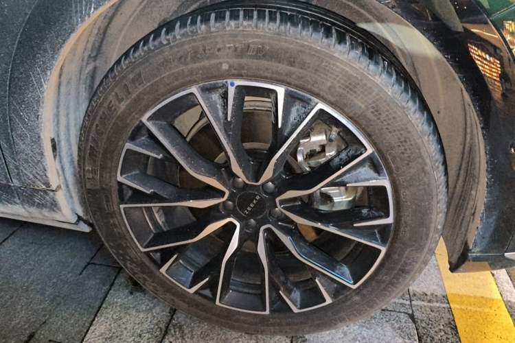 Used Zeekr 7X 2026 103kWh All-Wheel-Drive Ultra Edition Right Front Wheel Hub