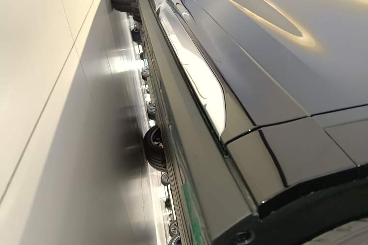 Used Zeekr 7X 2026 103kWh All-Wheel-Drive Ultra Edition Right Side Sill