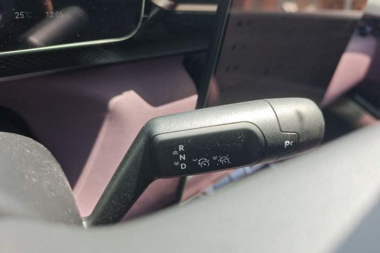 Used Zeekr 7X 2026 75kWh Rear-Drive MAX Edition Gear Lever