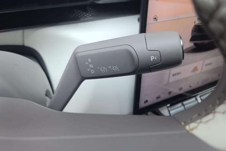 Used Zeekr 7X 2026 75kWh Rear-Drive MAX Edition Gear Lever