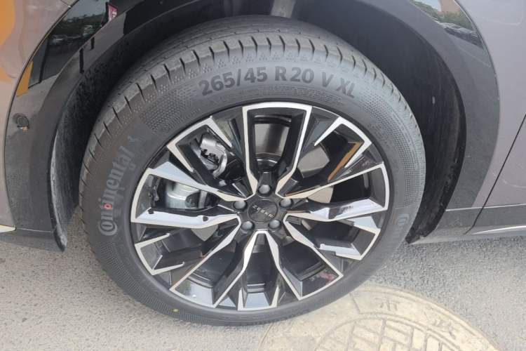 Used Zeekr 7X 2026 75kWh Rear-Drive MAX Edition Left Front Wheel Hub