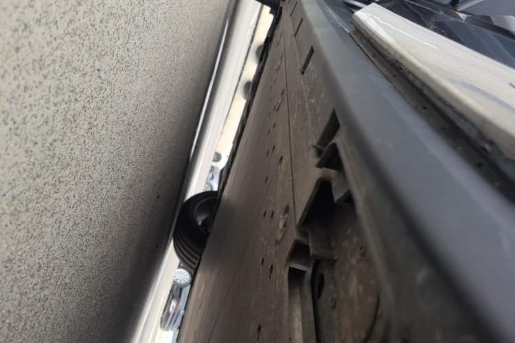Used Zeekr 7X 2026 75kWh Rear-Drive MAX Edition Left Side Sill