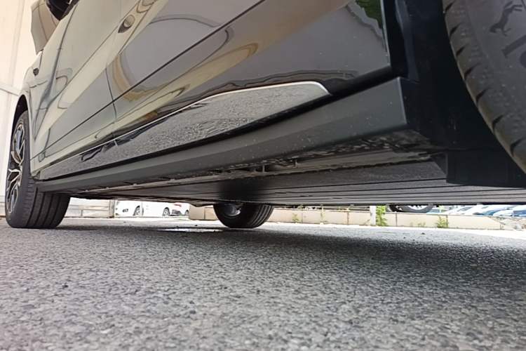 Used Zeekr 7X 2026 103kWh Rear-Drive MAX Edition Left Side Sill