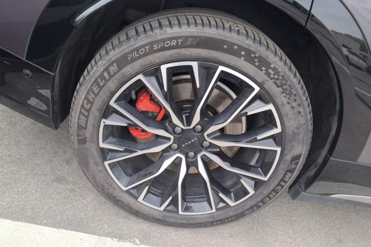 Used Zeekr 7X 2026 75kWh Rear-Drive MAX Edition Right Rear Wheel Hub