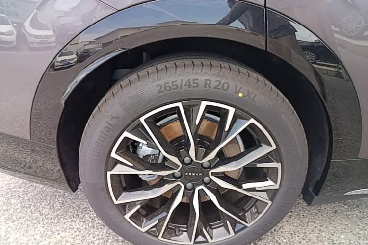 Used Zeekr 7X 2026 103kWh Rear-Drive MAX Edition Right Rear Wheel Hub