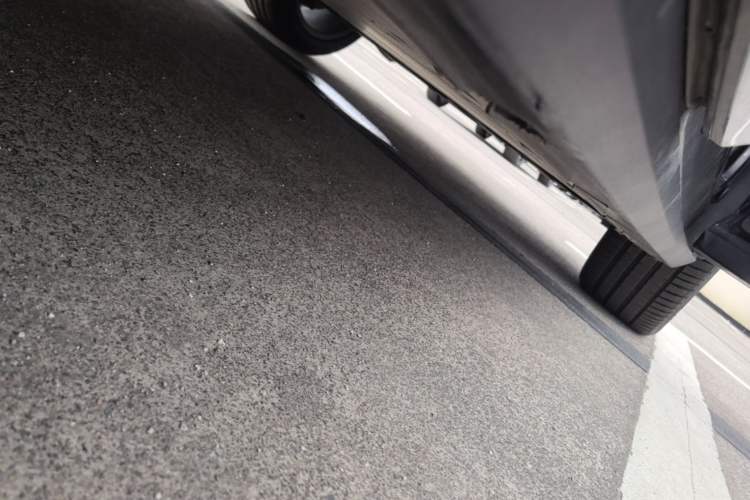 Used Zeekr 7X 2026 75kWh Rear-Drive MAX Edition Right Side Sill
