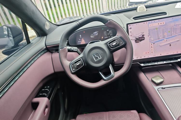 Used Zeekr 7X 2026 103kWh All-Wheel-Drive Ultra Edition Steering Wheel