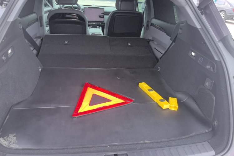 Used Zeekr 7X 2026 75kWh Rear-Drive MAX Edition Trunk