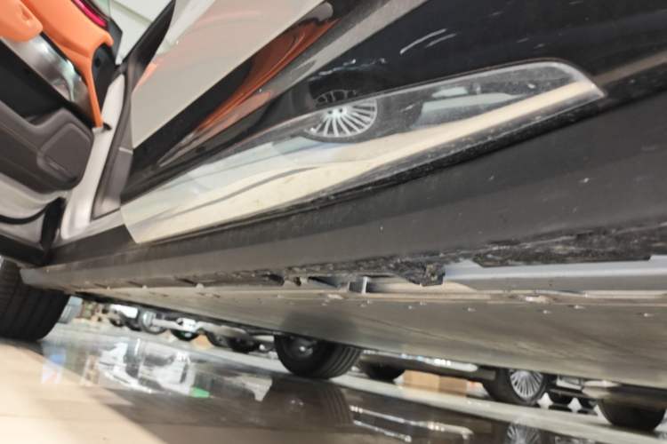 Used Zeekr 7X 2026 75kWh Rear-Drive MAX Edition Left Side Sill