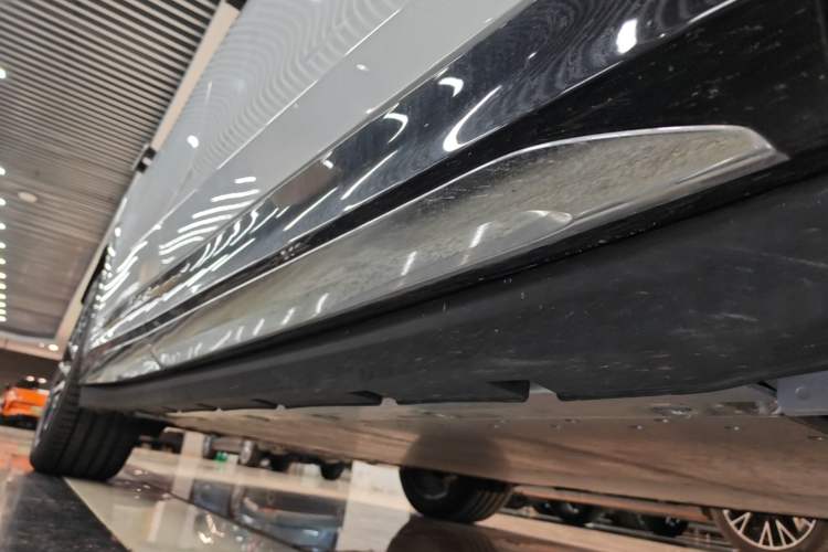 Used Zeekr 7X 2026 75kWh Rear-Drive MAX Edition Right Side Sill