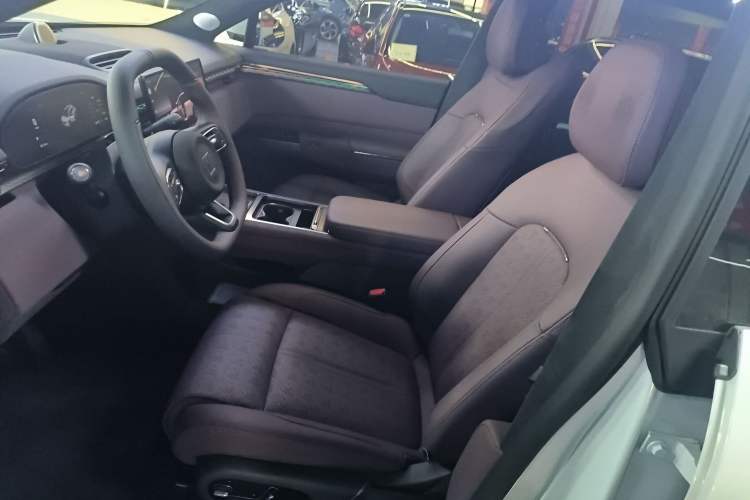 Used Zeekr 7X 2026 75kWh Rear-Drive MAX Edition Left Front Seat