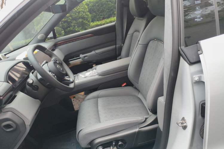 Used Zeekr 7X 2026 75kWh Rear-Drive MAX Edition Left Front Seat