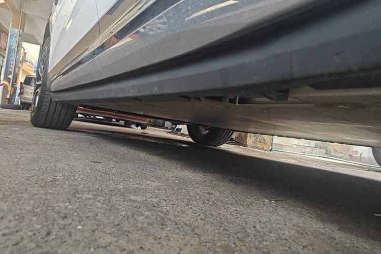 Used Zeekr 7X 2026 75kWh Rear-Drive MAX Edition Left Side Sill
