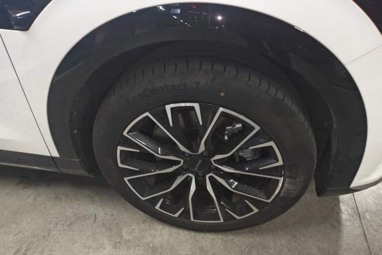 Used Zeekr 7X 2026 103kWh All-Wheel-Drive Ultra Edition Right Front Wheel Hub