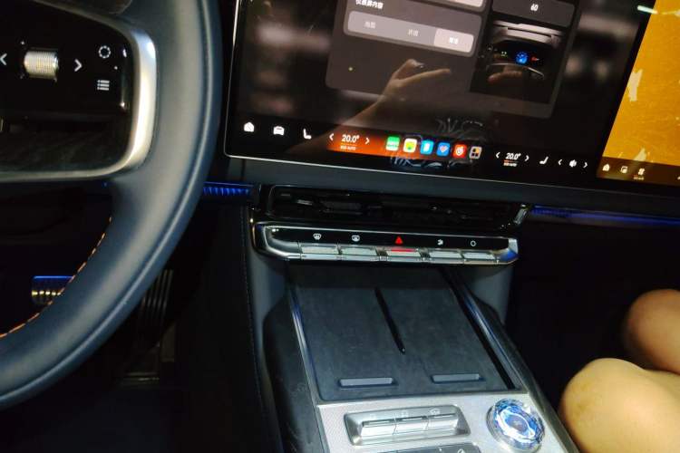 Used Zeekr 9X 2025 Moon Black Edition 70kWh Audio And AC Panel