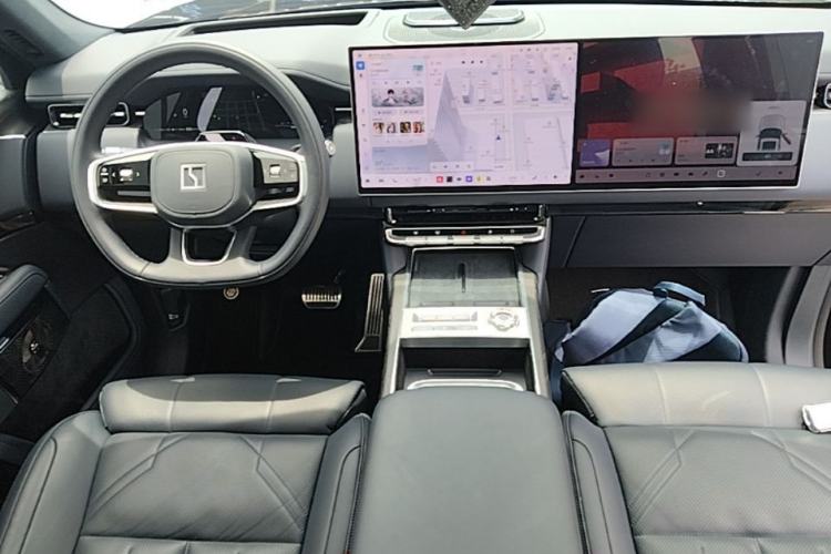 Used Zeekr 9X 2025 Ultra Edition 70kWh Center Console