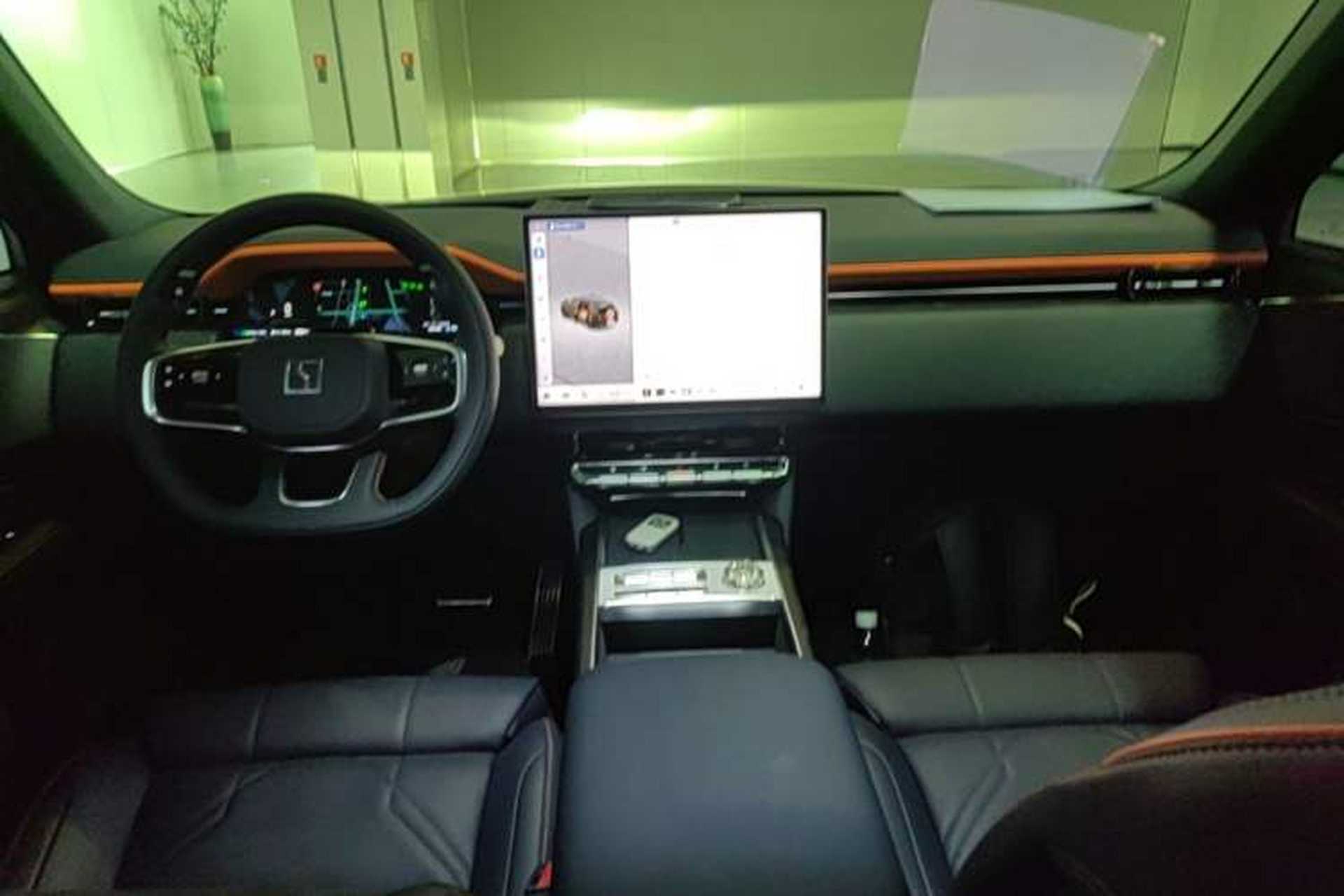 Used Zeekr 9X 2025 Moon Black Edition 70kWh Center Console