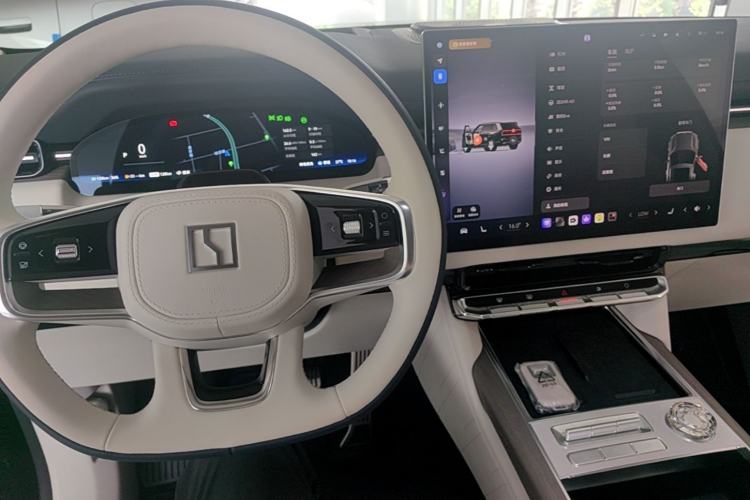 Used Zeekr 9X 2025 Ultra Edition 70kWh Center Console