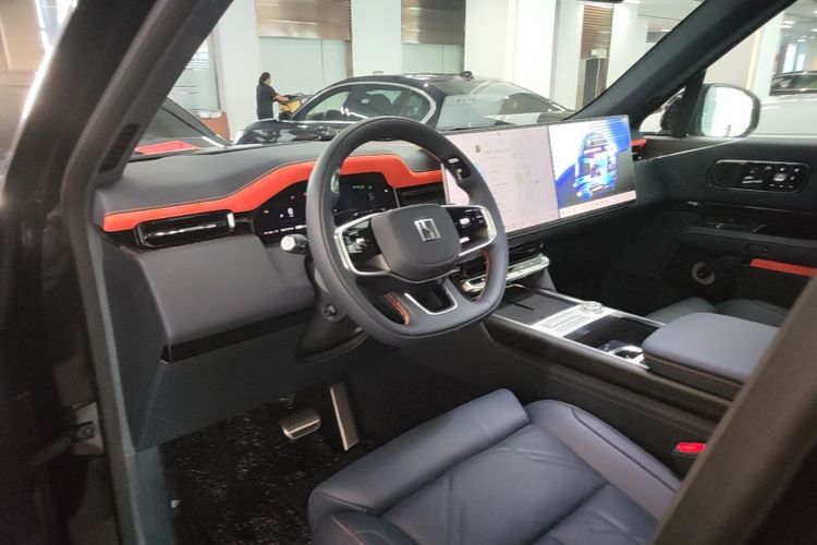Used Zeekr 9X 2025 Moon Black Edition 70kWh Center Console