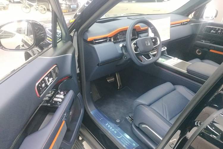 Used Zeekr 9X 2025 Moon Black Edition 70kWh Driver Seat