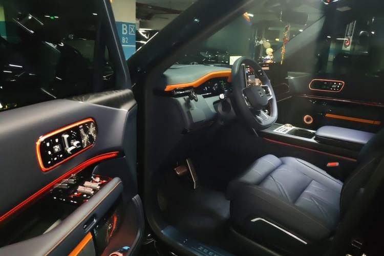 Used Zeekr 9X 2025 Moon Black Edition 70kWh Driver Seat