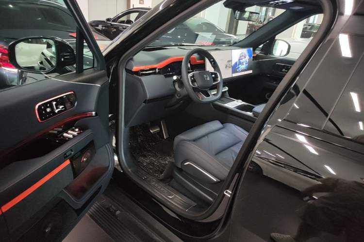 Used Zeekr 9X 2025 Moon Black Edition 70kWh Driver Seat