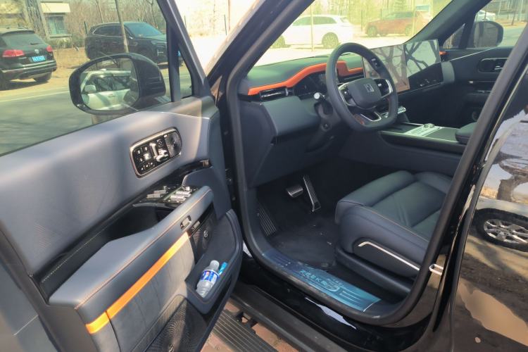 Used Zeekr 9X 2025 Moon Black Edition 70kWh Driver Seat