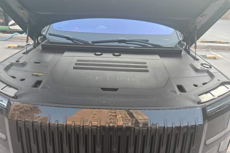 Used Zeekr 9X 2025 Hyper Edition Engine Bay