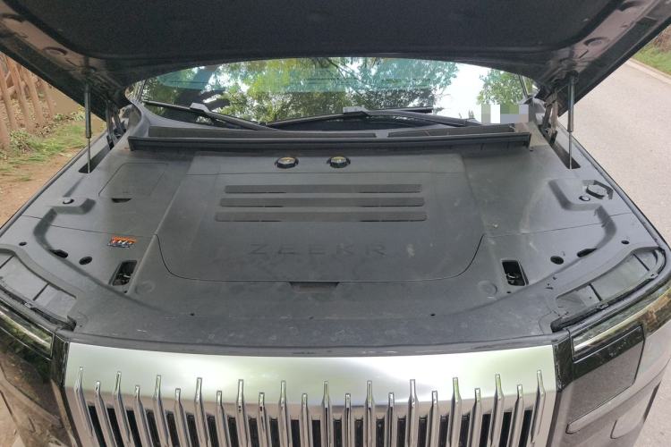 Used Zeekr 9X 2025 Ultra Edition 70kWh Engine Bay