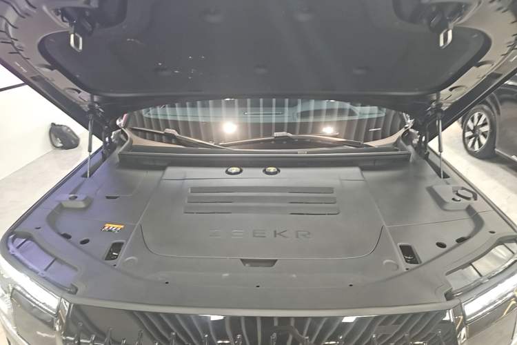 Used Zeekr 9X 2025 Max Edition Engine Bay