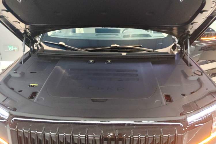 Used Zeekr 9X 2025 Hyper Edition Engine Bay