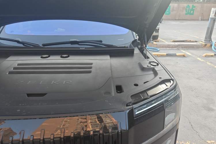 Used Zeekr 9X 2025 Hyper Edition Engine Bay Left