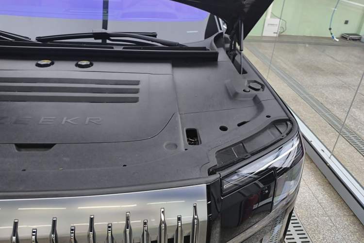 Used Zeekr 9X 2025 Ultra Edition 70kWh Engine Bay Left