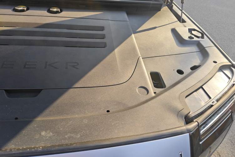 Used Zeekr 9X 2025 Ultra Edition 70kWh Engine Bay Left