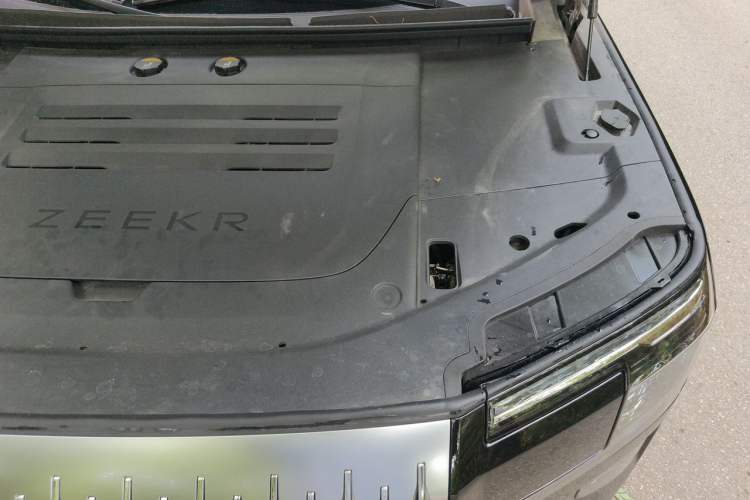 Used Zeekr 9X 2025 Ultra Edition 70kWh Engine Bay Left