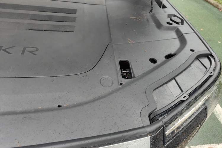 Used Zeekr 9X 2025 Ultra Edition Engine Bay Left