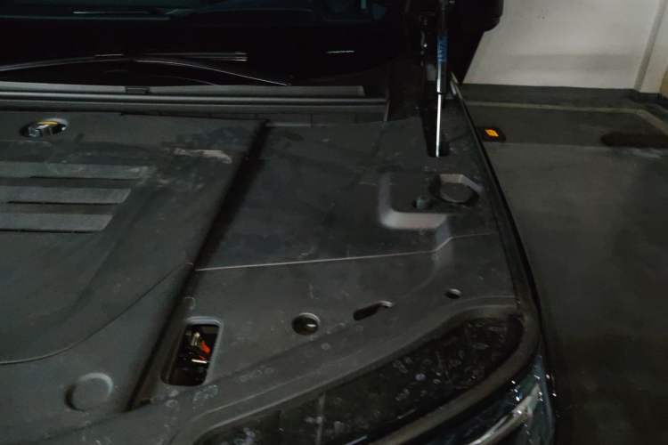 Used Zeekr 9X 2025 Moon Black Edition 70kWh Engine Bay Left