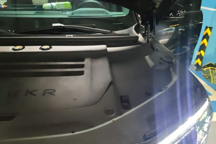 Used Zeekr 9X 2025 Moon Black Edition 70kWh Engine Bay Left
